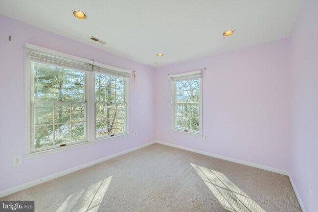 Building Photo - 8 Sapphire Hill Ct