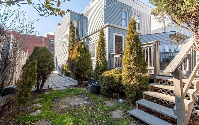 Building Photo - 148.5 Union St