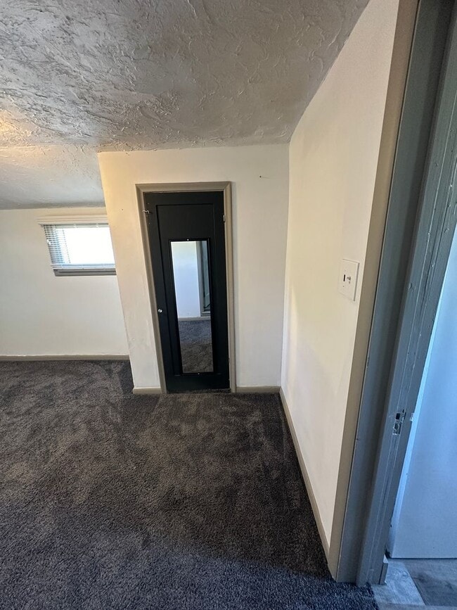 Building Photo - THIS IS A LEASE TAKEOVER, PLEASE CONTACT THE CURRENT TENANT, DANIEL @ 208-883-2854 - Super Cute 3...