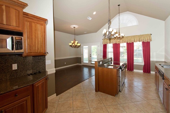 Kitchen - 6502 Hearth Stone Dr