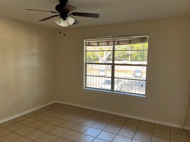 Building Photo - 207 Riverbend Dr