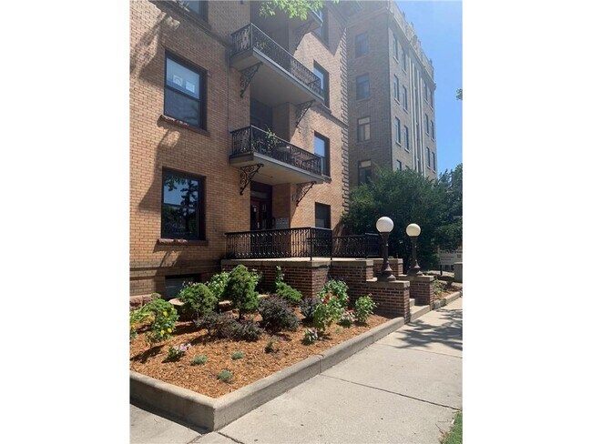 Building Photo - 1401 Willow St