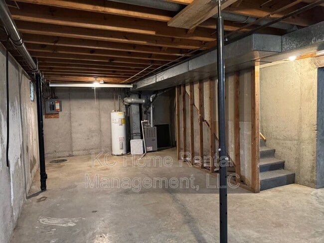 Building Photo - 1384 N Ridge Pkwy
