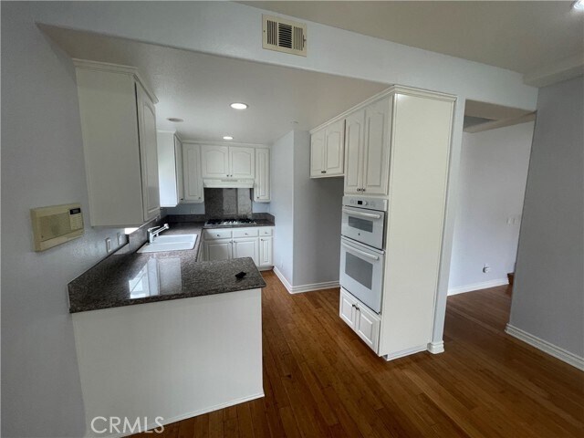 Building Photo - 413 N Elena Ave