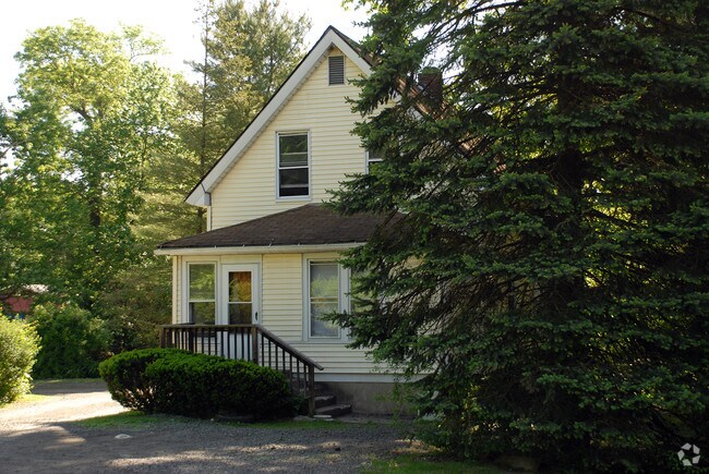 Building Photo - 191-193 W Clarkstown Rd