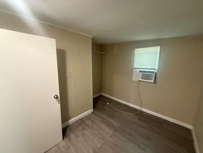 Building Photo - 314 N Nueces