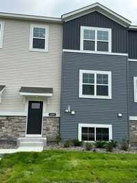 Building Photo - Rare Rogers 3 bed brand new town house for lease!!!