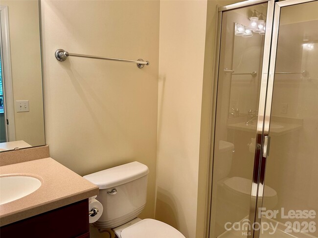 Building Photo - 1104 Drayton Ct