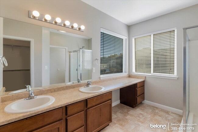 Building Photo - 3091 Sandpiper Rd