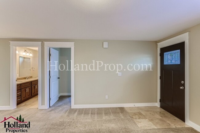 Building Photo - Beautifully 2 bedroom 1 bath single level home in Beaverton