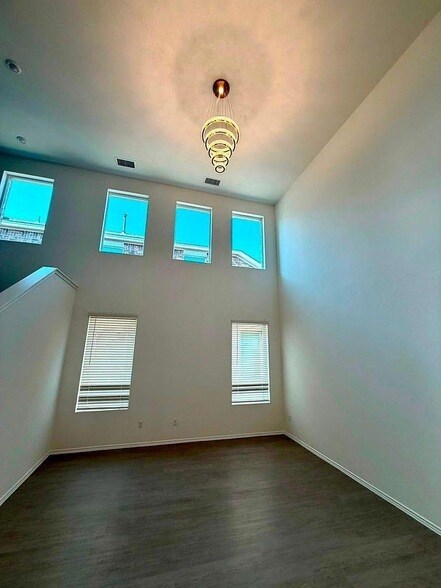 Building Photo - 17704 Sage Thrasher Dr