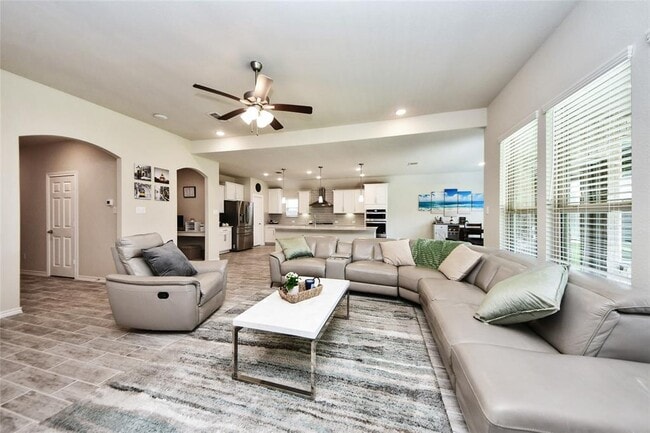 Building Photo - 25119 Sundance Park Ln