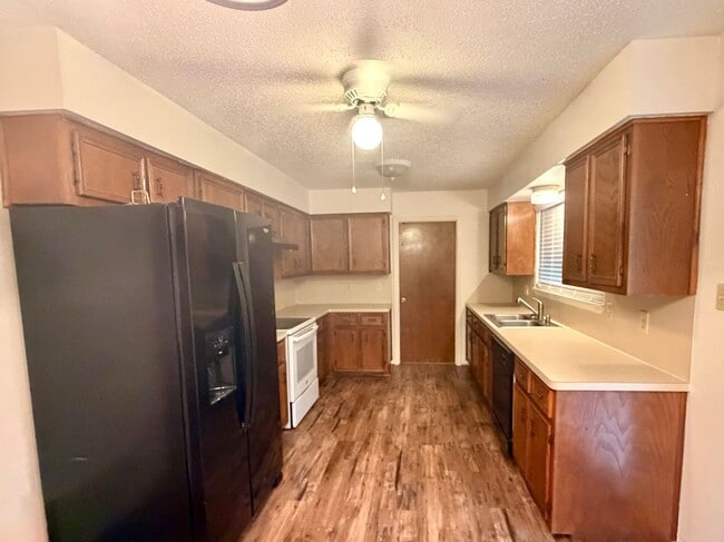 Building Photo - 108 Stone Canyon Ct