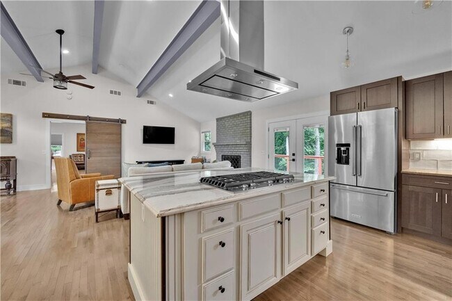 Building Photo - 225 Jayne Ellen Way