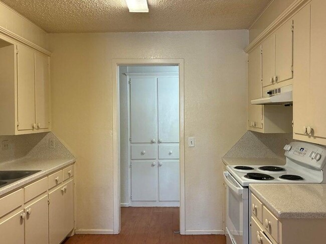 Building Photo - 3 Wagnon Dr