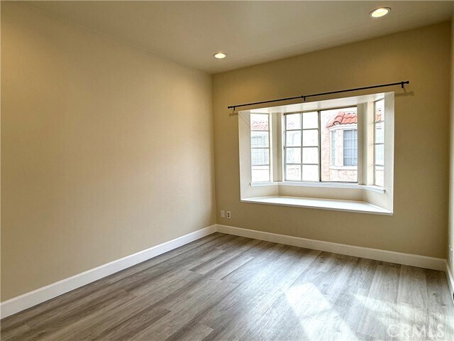 Building Photo - 841 Fairview Ave