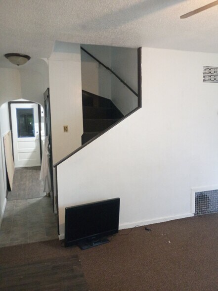 Building Photo - 1445 90th Ave W