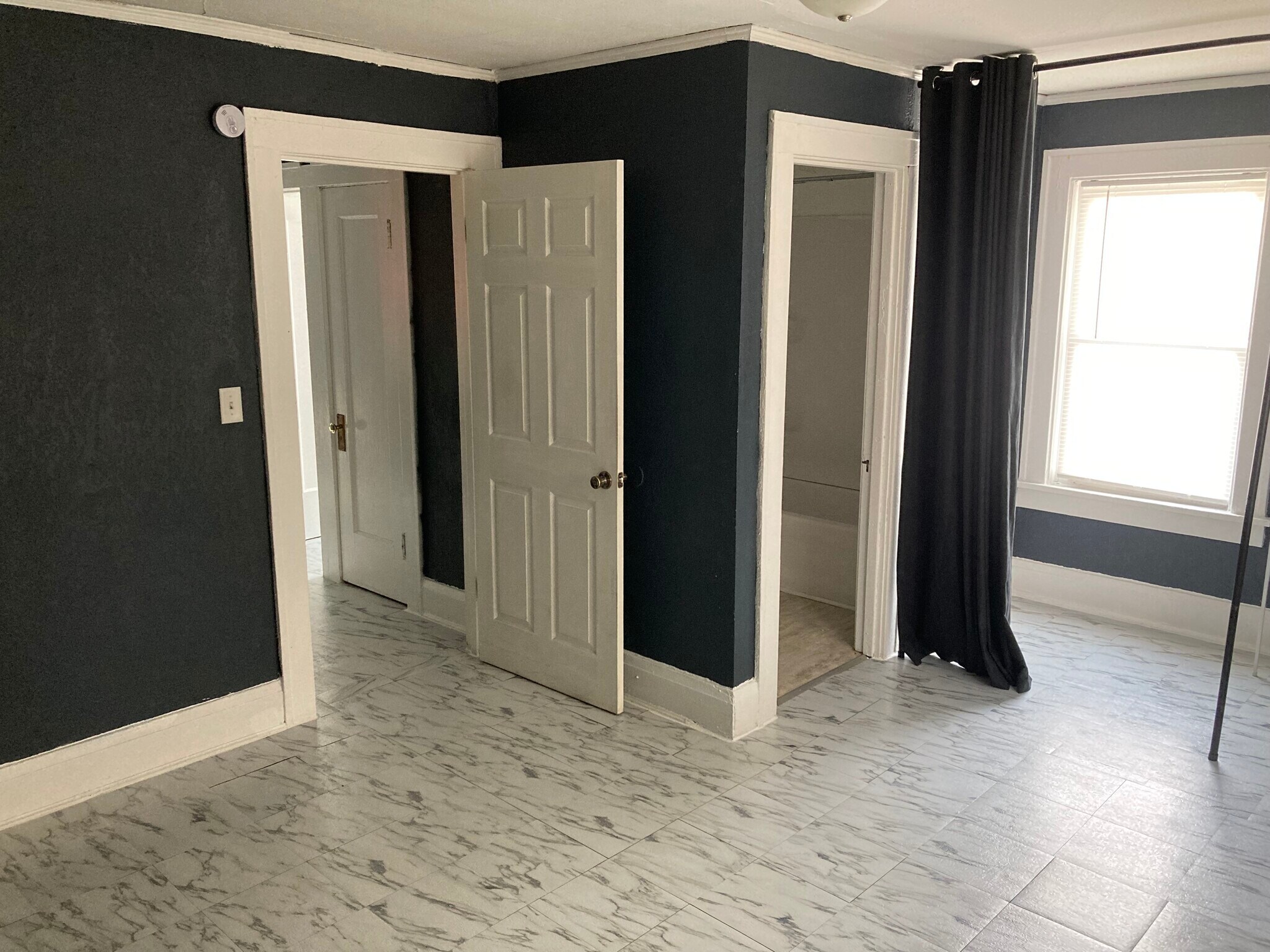 Building Photo - 501 W Columbia Ter