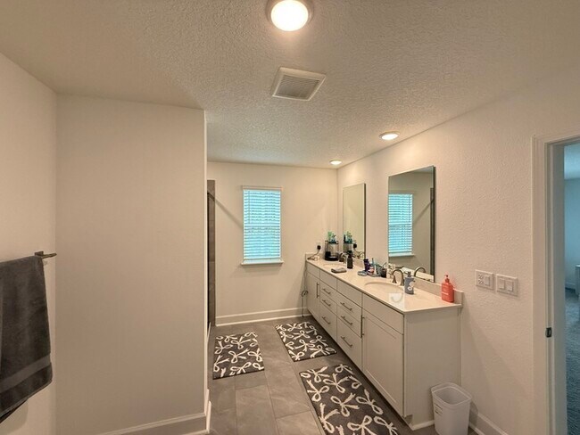 Building Photo - New Construction 5 Bedroom Home With In Law Suite In Fernandina Beach