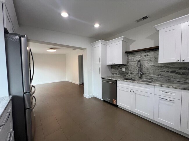 Building Photo - 5398 27th Ave N