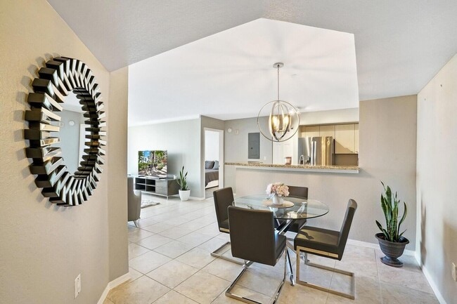 Building Photo - 1801 N Flagler Dr