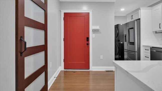 Building Photo - 71 Pierce Ave