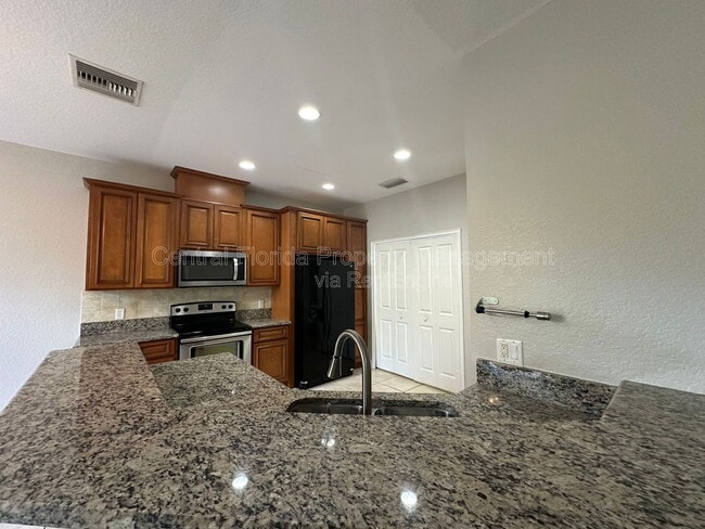 Building Photo - 1213 La Fortuna Blvd