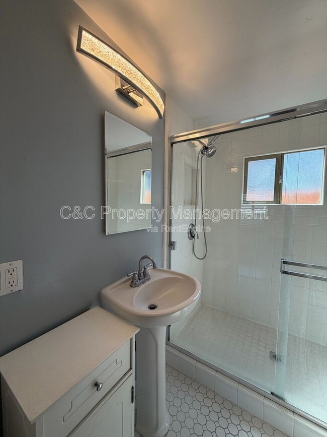 Building Photo - 2263 Soto St