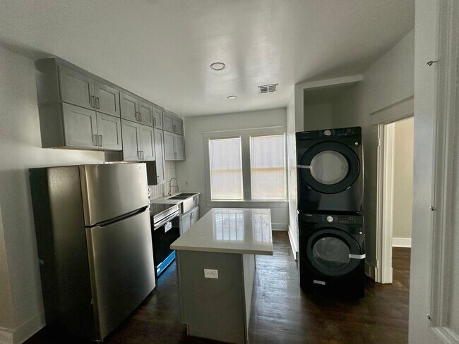 Building Photo - 1704 South St