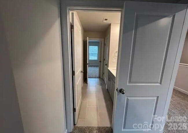 Building Photo - 826 Windage Wy