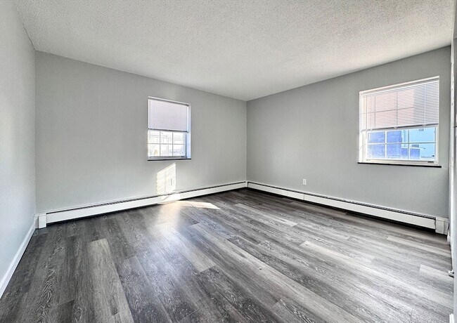 Building Photo - 128 North St