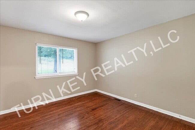 Building Photo - Duplex for Rent in Forestdale **ACCEPTS SE...