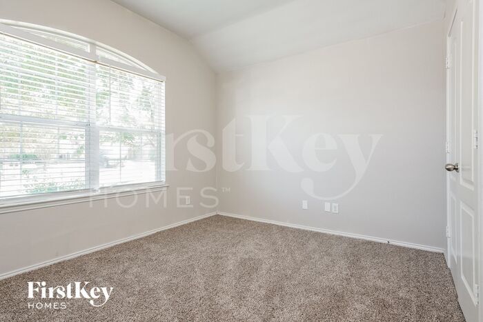 Building Photo - 2016 Cattle Creek Rd