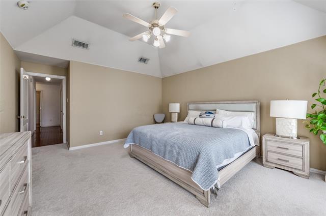 Building Photo - 402 Horse Shoe Dr