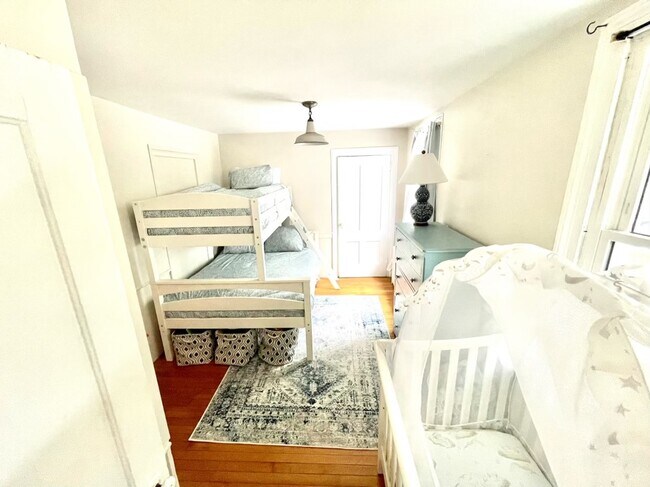 2nd bedroom with 2 closets - 36 Windmill Hill Rd