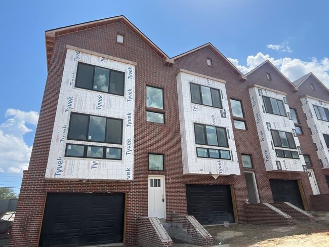 Building Photo - 4BR 3bath Townhome NEW CONSTRUCTION midtown