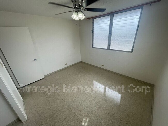 Building Photo - 1735 Young St