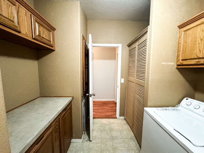 Building Photo - "Well-Maintained 3-Bed, 2-Bath Home in Foothills"!