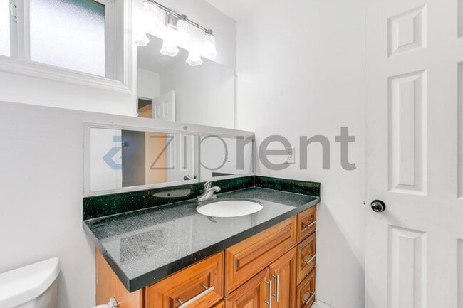 Building Photo - 10123 Cornell Ave S