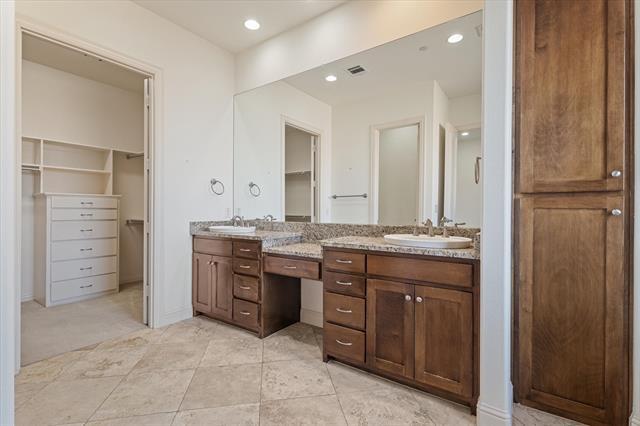 Building Photo - 14739 Stanford Ct
