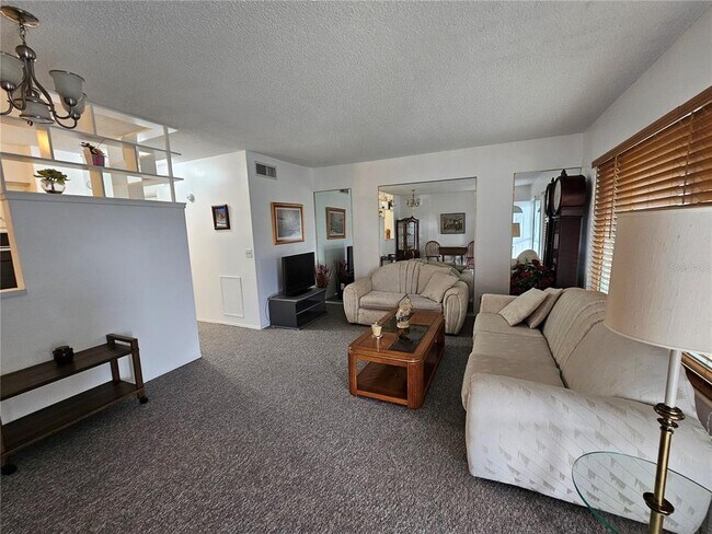 Building Photo - 2331 Finlandia Ln