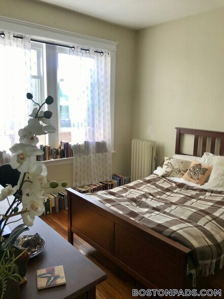 Building Photo - 1189 Commonwealth Ave