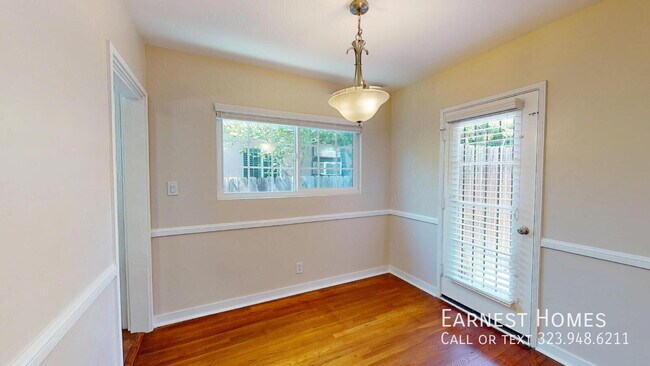 Building Photo - 15031 Hartland St