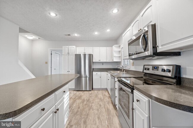 Building Photo - 516 Second St