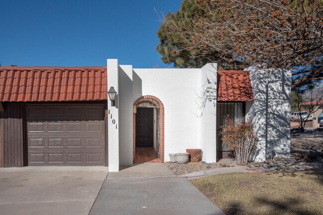 Building Photo - 1101 Bernalillo Pl