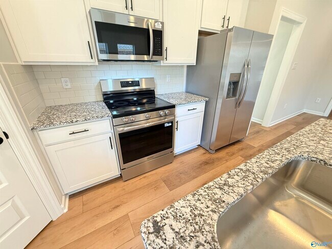 Building Photo - 16541 Aspen Ln