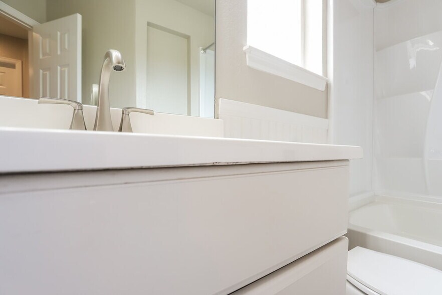 Building Photo - 12525 S Beaver Creek Way