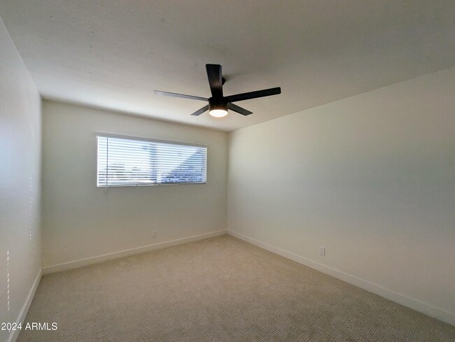 Building Photo - 121 N Flint Cir