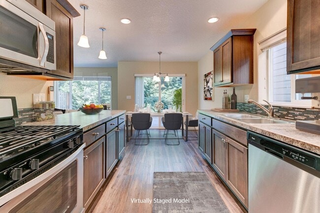 Building Photo - Beautiful Home!  Close to Downtown Hillsboro!