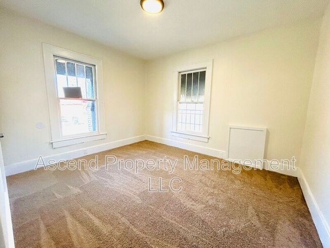 Building Photo - 1500 Bradt St